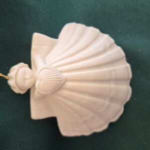 Heart Angel Ornament/Figurine 1986. Made in the USA.